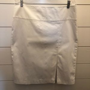 White cotton/touch of Lycra skirt